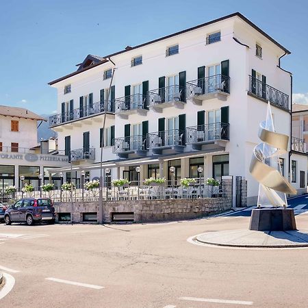 Residence Riva Del Lario Gravedona Bagian luar foto