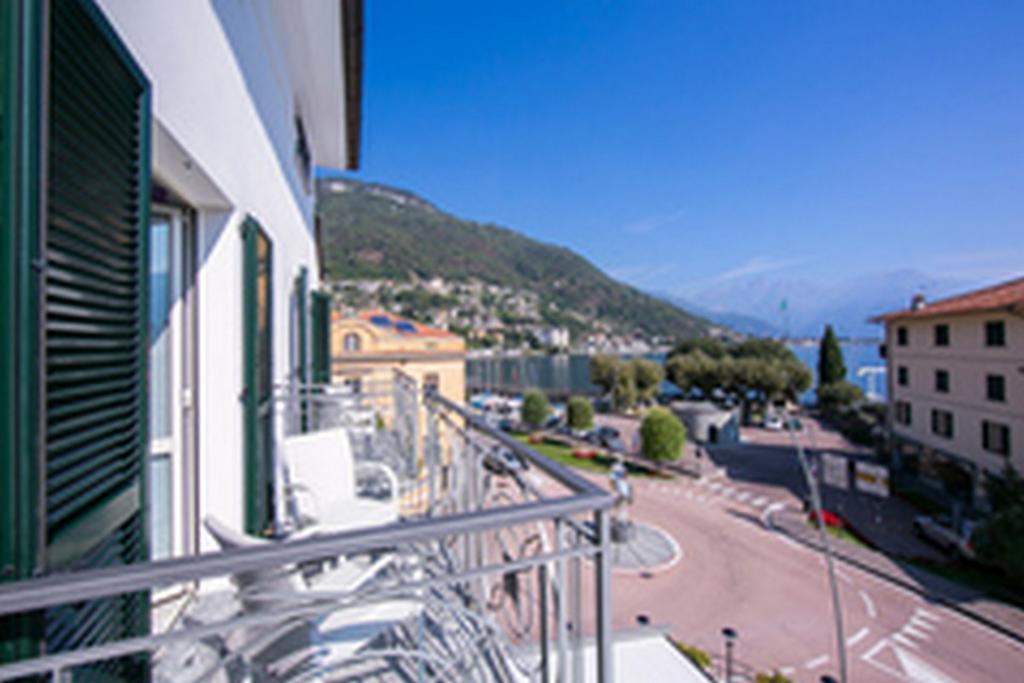 Residence Riva Del Lario Gravedona Bagian luar foto