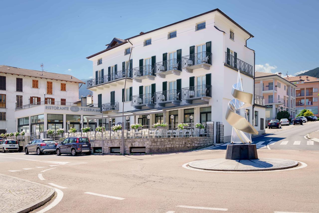 Residence Riva Del Lario Gravedona Bagian luar foto